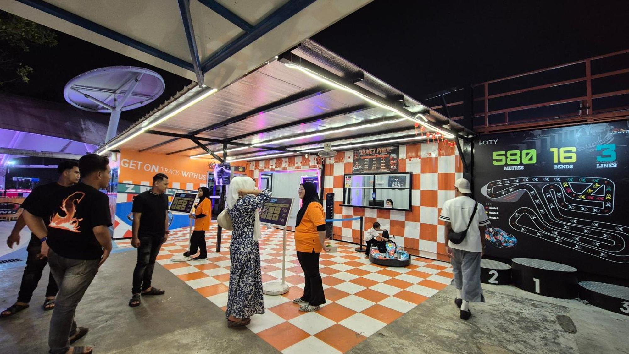 9Pax 2R2B Family Suite, I-City, I-Suite, Hyde, Beside Theme Park, Wifi 50-55" Smart Tv Shah Alam Exterior foto
