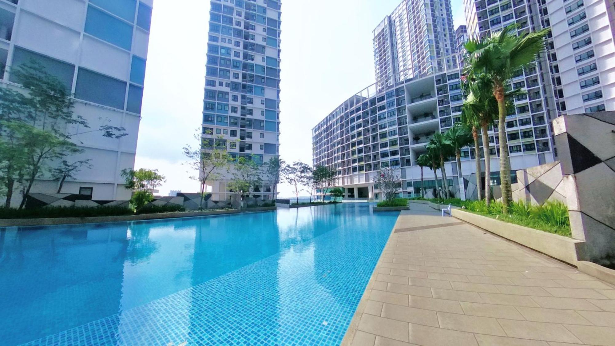 9Pax 2R2B Family Suite, I-City, I-Suite, Hyde, Beside Theme Park, Wifi 50-55" Smart Tv Shah Alam Exterior foto